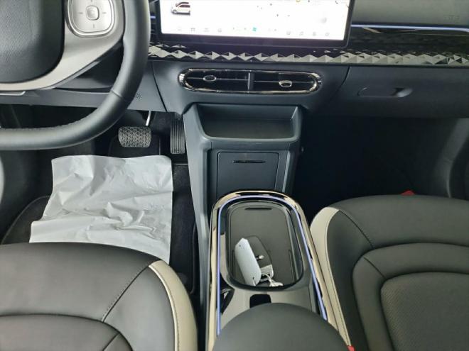 Car gallery image