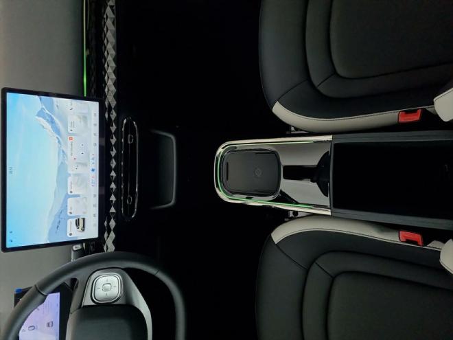 Car gallery image