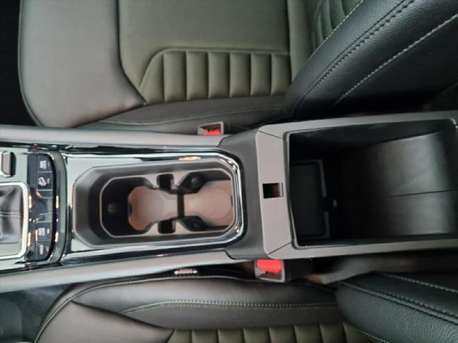 Car gallery image