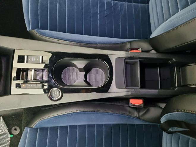 Car gallery image