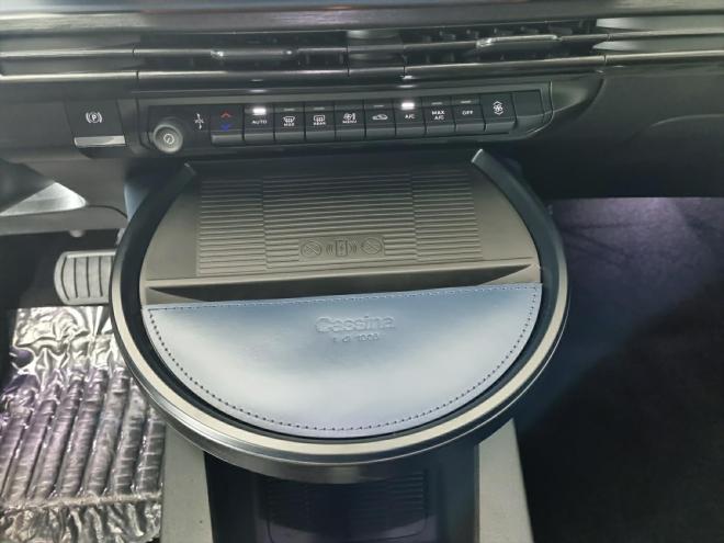 Car gallery image