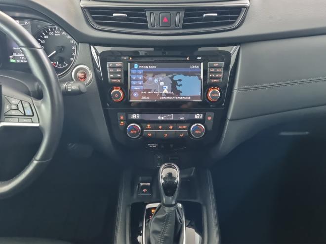 Car gallery image