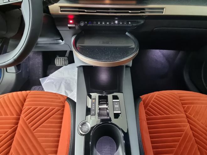 Car gallery image