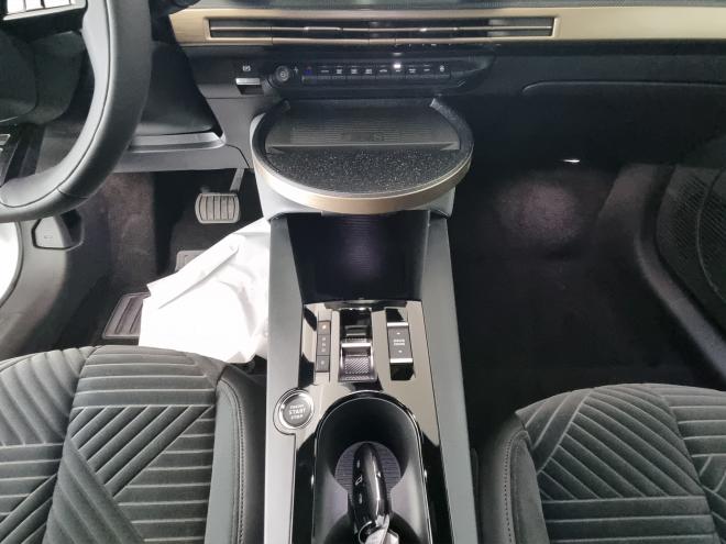 Car gallery image