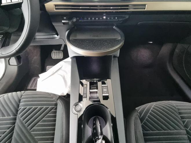 Car gallery image