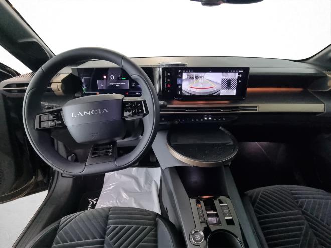 Car gallery image