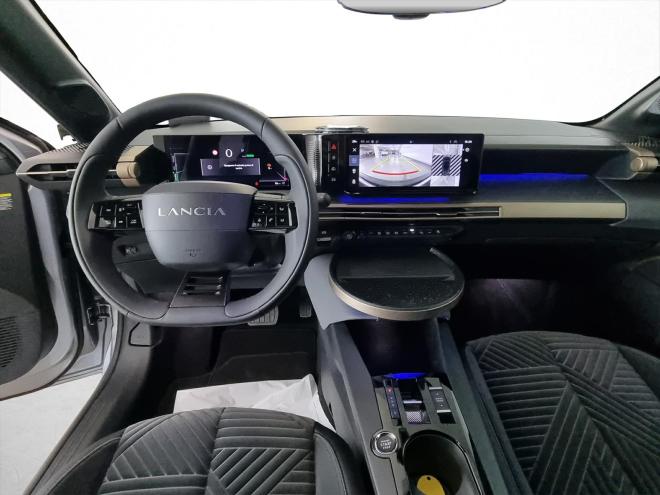 Car gallery image