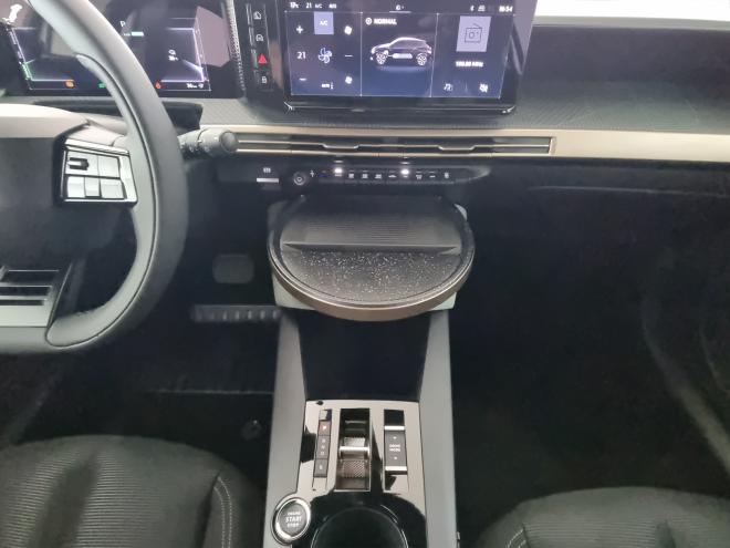 Car gallery image
