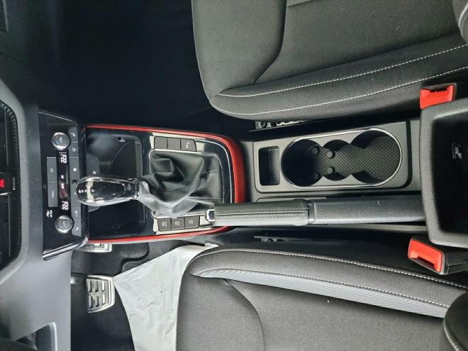 Car gallery image