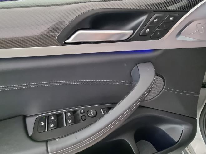 Car gallery image