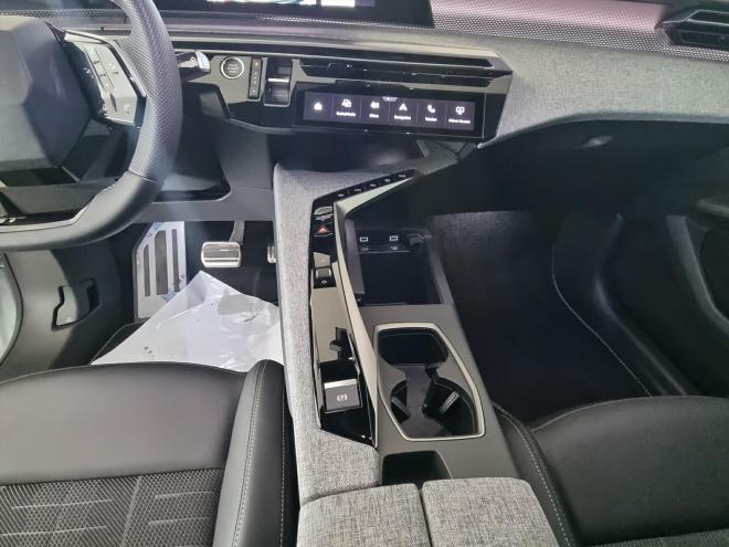 Car gallery image