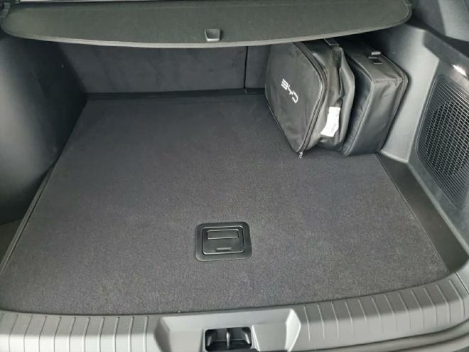 Car gallery image