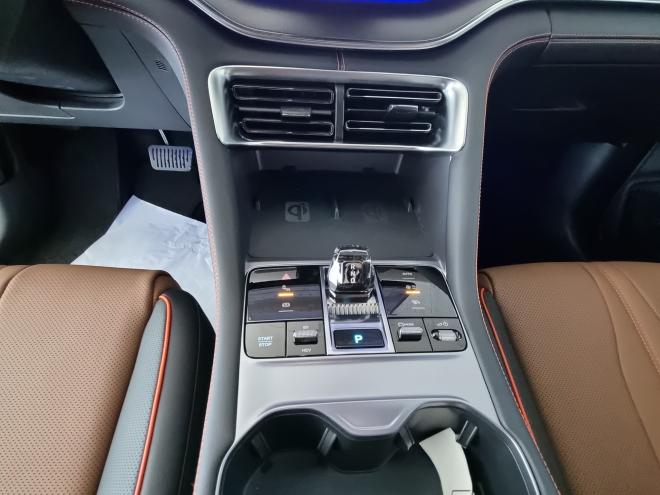 Car gallery image