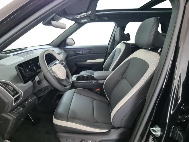 Car gallery image