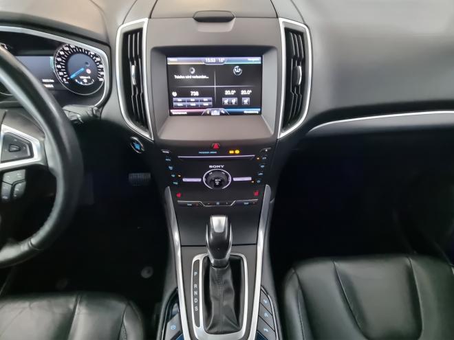 Car gallery image