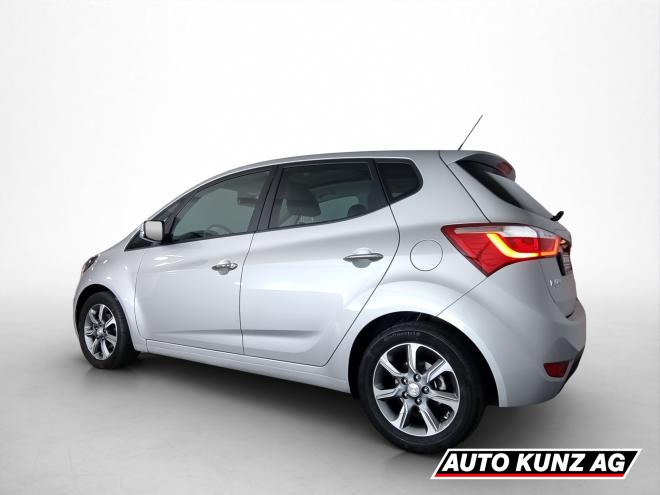 Car gallery image