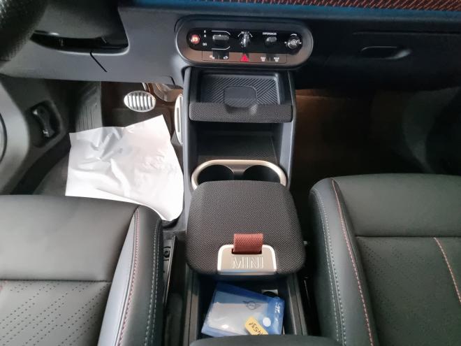 Car gallery image