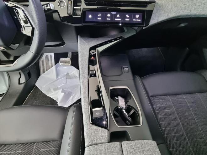 Car gallery image