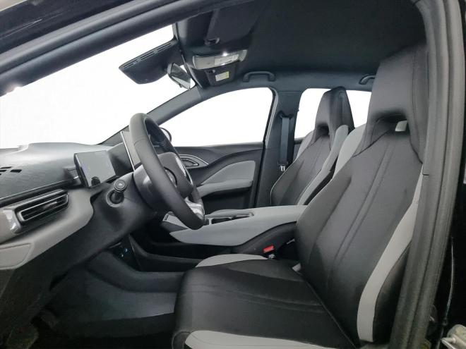 Car gallery image