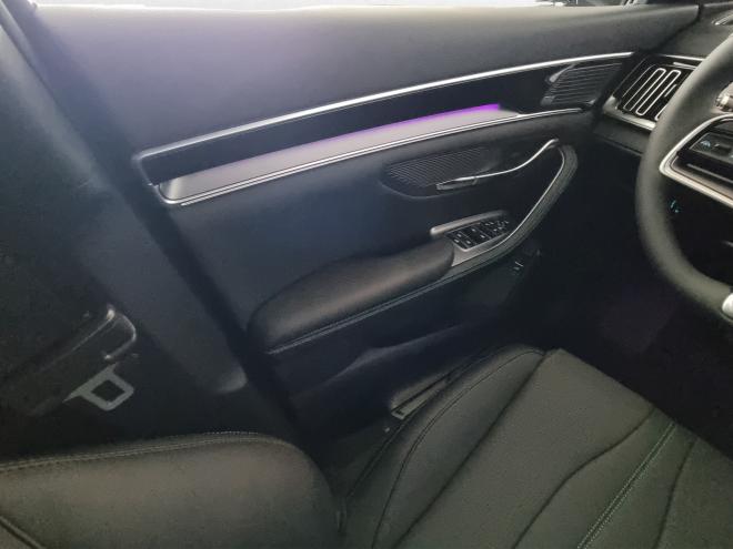 Car gallery image