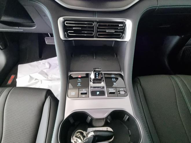 Car gallery image
