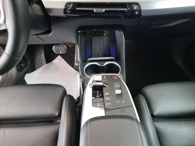 Car gallery image