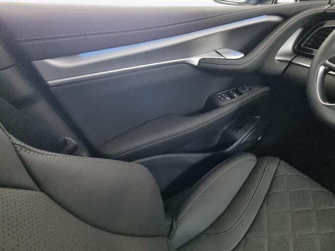 Car gallery image