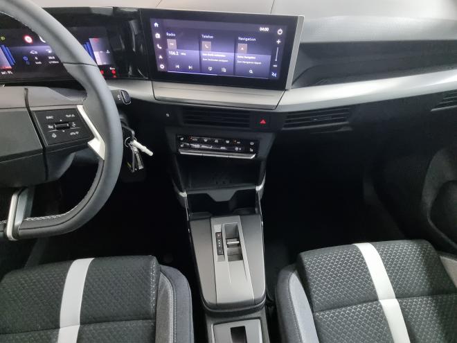 Car gallery image
