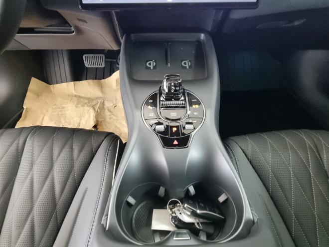 Car gallery image
