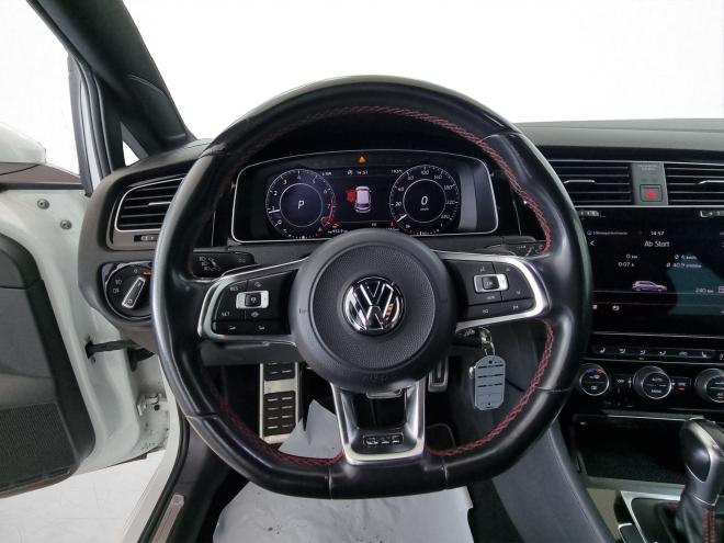 Car gallery image