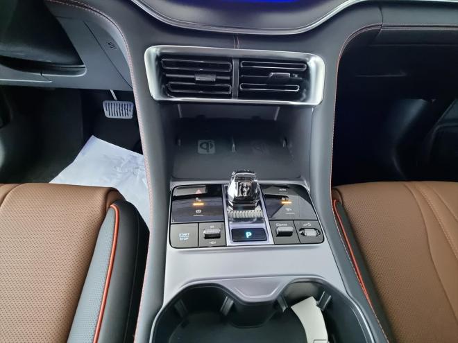 Car gallery image