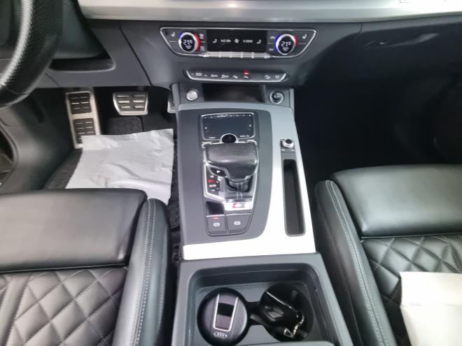 Car gallery image