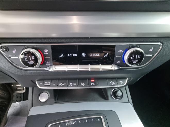 Car gallery image