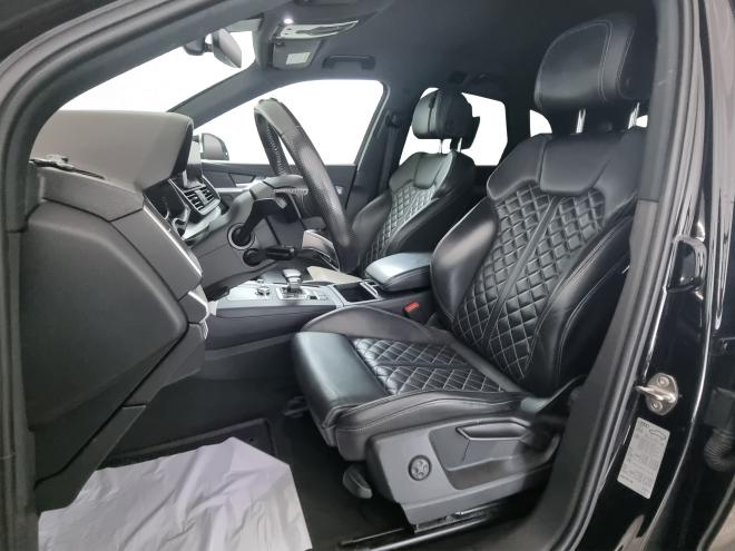 Car gallery image
