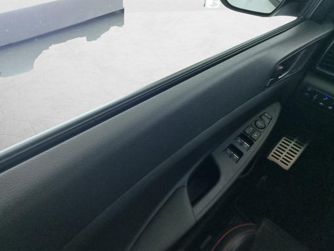 Car gallery image