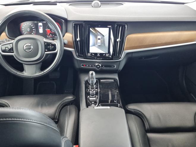 Car gallery image