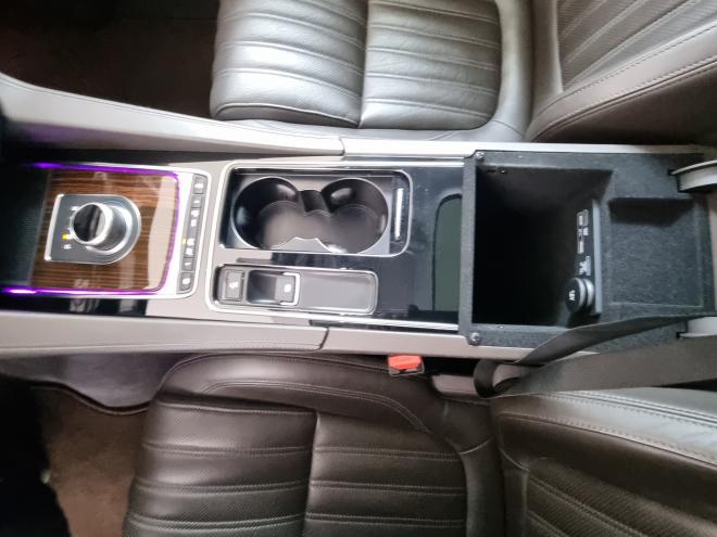Car gallery image