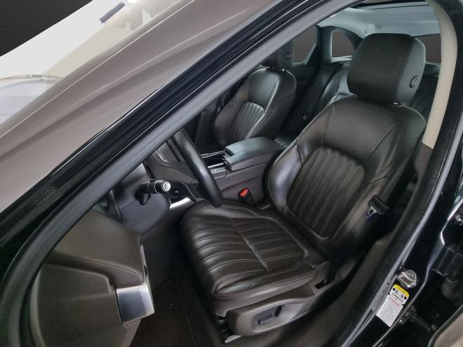 Car gallery image