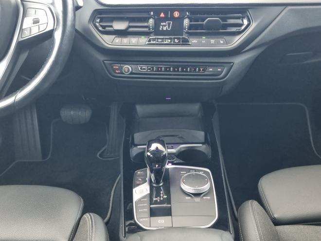 Car gallery image